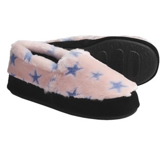 Acorn Textured Moc Slippers - Fleece (For Women) in Pink/Blue Stars