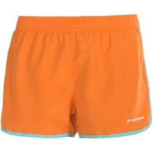 Brooks Versatile Woven Shorts - 3.5” (For Women) in Carrot/Tropic - Closeouts