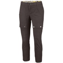 Columbia Sportswear Crossroads Crop Pants - UPF 50, Stretch Cotton Ripstop (For Women) in Tar - Closeouts