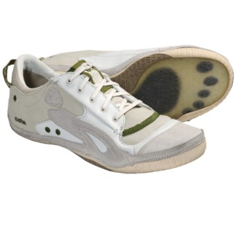 Cushe Boutique Sneak Shoes (For Men) in Off White