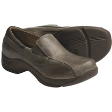 Dansko Kim Shoes - Leather (For Women) in Stone Distressed - Closeouts