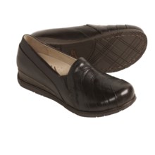 Dansko Pia Shoes - Leather (For Women) in Chocolate - Closeouts