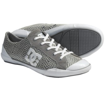  Skate Shoes on Dc Shoes Chelsea Zero Low Le Skate Shoes  For Women  In Wild Dove