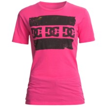 DC Shoes Sinister T-Shirt - Crew Neck, Short Sleeve (For Women) in Magenta - Closeouts
