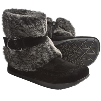 Earth Iridessa Boots (For Women) in Black