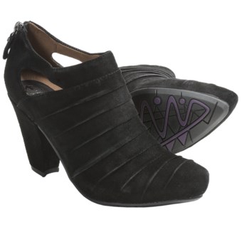 Earthies Barina Heels - Suede (For Women) in Black