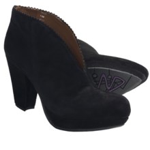 Earthies Halley Ankle Boots - Suede (For Women) in Black Suede - Closeouts