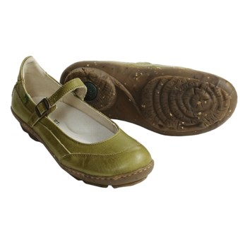 El Naturalista Ginkgo Shoes - Mary Janes (For Women) in Musgo