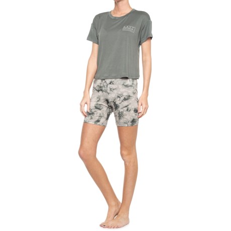 Danskin Focus On the Future Peached Crop Shirt and Bike Shorts Set - Short Sleeve (For Women) - BEACH GRASS/BEACH GRASS TWISTED TIE DYE (M )