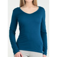 Icebreaker Bodyfit 200 V-Neck Base Layer Top - UPF 50+, Merino Wool, Long Sleeve (For Women) in Isle - Closeouts