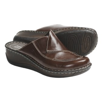 Josef Seibel Emma Clogs (For Women) in Chestnut