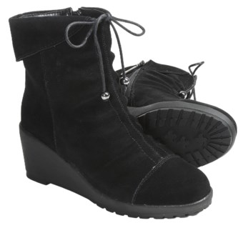 Khombu Sundown Shoes - Suede (For Women) in Black