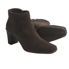 La Canadienne Dixon Ankle Boots - Suede (For Women) in Brown Suede - Closeouts