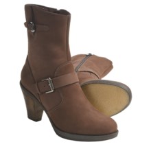 La Canadienne Kristen Boots - Nubuck (For Women) in Brown Nubuck - Closeouts
