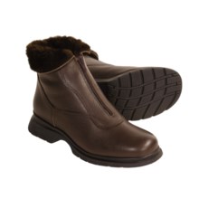 La Canadienne Tish Boots (For Women) in Brown Pebbled - Closeouts