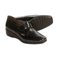 Mephisto Centina Patent Leather Shoes (For Women) in Bronze Glam/Gloss - Closeouts