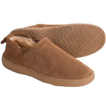 Minnetonka Moccasin Romeo Slippers - Sheepskin Lining Suede (For Men) in Wicker