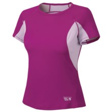 Mountain Hardwear Aliso T-Shirt - UPF 25, Short Sleeve (For Women) in Deep Blush - Closeouts