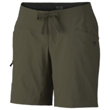 Mountain Hardwear Yuma Shorts - UPF 50 (For Women) in Caper - Closeouts