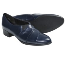 Munro American Alison Shoes - Leather (For Women) in Navy - Closeouts