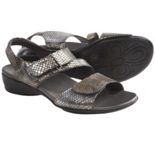 Munro American Brenna Sandals (For Women) in Pewter Metallic Diamond Snake Print - Closeouts