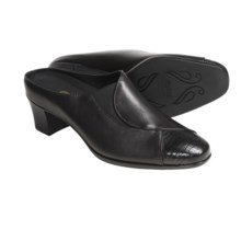 Munro American Cassie Mules - Leather (For Women) in Black - Closeouts