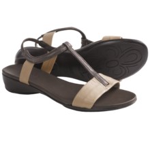 Munro American Faran Sandals (For Women) in Brown/Bone Kid - Closeouts