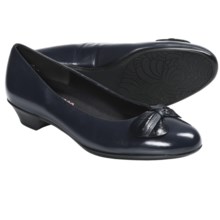 Munro American Meg Pumps - Leather (For Women) in Navy - Closeouts