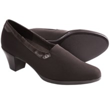 Munro American Nora Pumps (For Women) in Brown - Closeouts