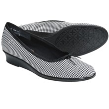 Munro American Sydney Shoes - Wedge Heel (For Women) in Black/White Houndstooth - Closeouts