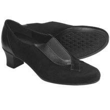 Munro American Taylor Pumps (For Women) in Black Suede - Closeouts