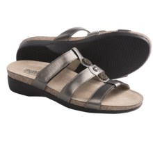 Munro American Virgo Sandals (For Women) in Pewter Metallic Leather - Closeouts