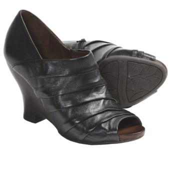 Naya Genesis Wedge Shoes - Leather (For Women) in Black