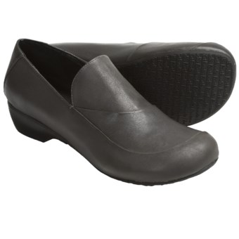 Portlandia Free Shoes - Leather, Slip-Ons (For Women) in Grey Burnished