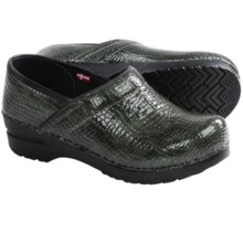 Sanita Professional Croco Clogs - Leather (For Women) in Rest Farbe Green - Closeouts