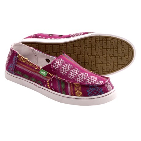 Sanuk Cabrio Poncho Shoes (For Women) in Fuchsia Poncho