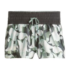 Saucony Go Girl Run Shorts (For Women) in Estuary - Closeouts