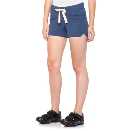 Pearl Izumi Scape Shorts (For Women) - DARK DENIM (S )
