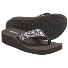 Teva Mandalyn Wedge Thong Sandals  (For Women) in Sweden Marron - Closeouts