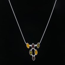 84%OFF 女性のネックレス 船マーキスシールドトライカラーアンバーネックレス - 18「スネークチェーン Vessel Marquise Shield Tri-Color Amber Necklace - 18 Snake Chain画像
