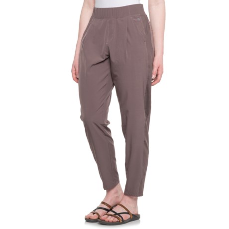 Apana Voyage Tapered Pants (For Women) - PLUM EARTH (M )