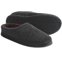 Woolrich Pinewood Slippers - Fleece (For Men) in Charcoal - Closeouts