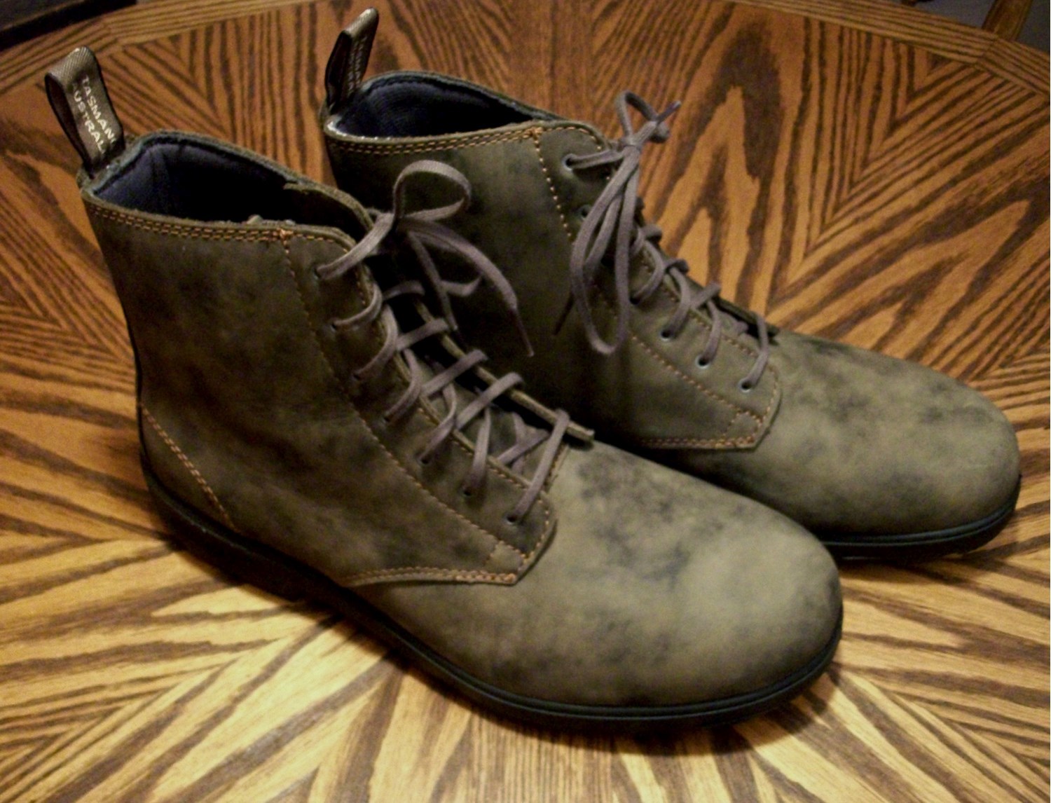 blundstone lace up boots men's