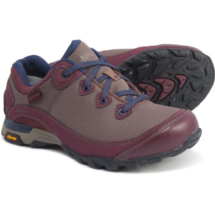 teva trekking shoes
