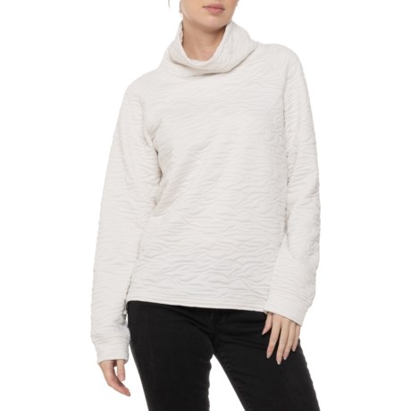 American Outdoors Map Quilted Sweater in Antique White