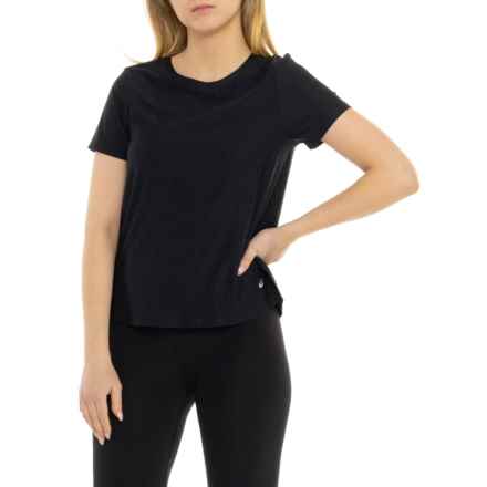 ASICS Laser Perforated T-Shirt - Short Sleeve in Black