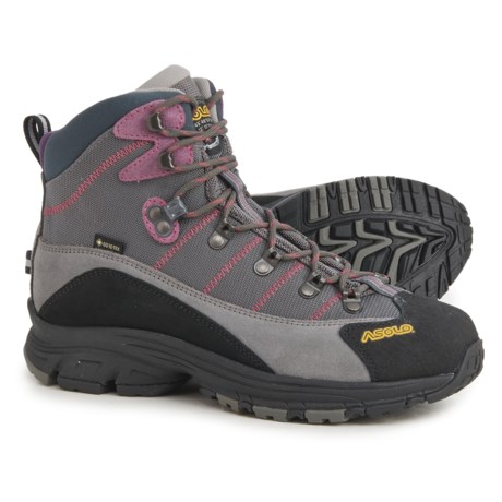 solo hiking boots