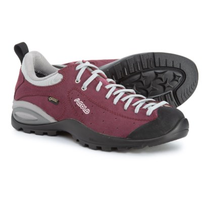 gore tex walking shoes
