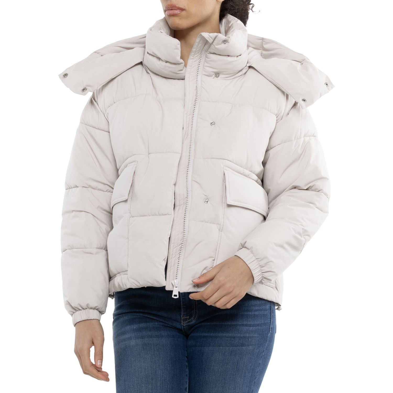 (取寄) アスペン ショート ボックスド フーデット パファー ジャケット - インサレーテッド Aspen Short Boxed Hooded Puffer Jacket - Insulated  Stone Aspen Short Boxed Hooded Puffer Jacket - Insulated - Save 51%