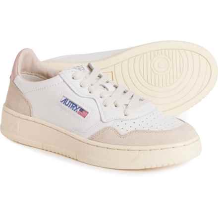 AUTRY Medalist Low Sneakers - Leather (For Women) in White / Beige